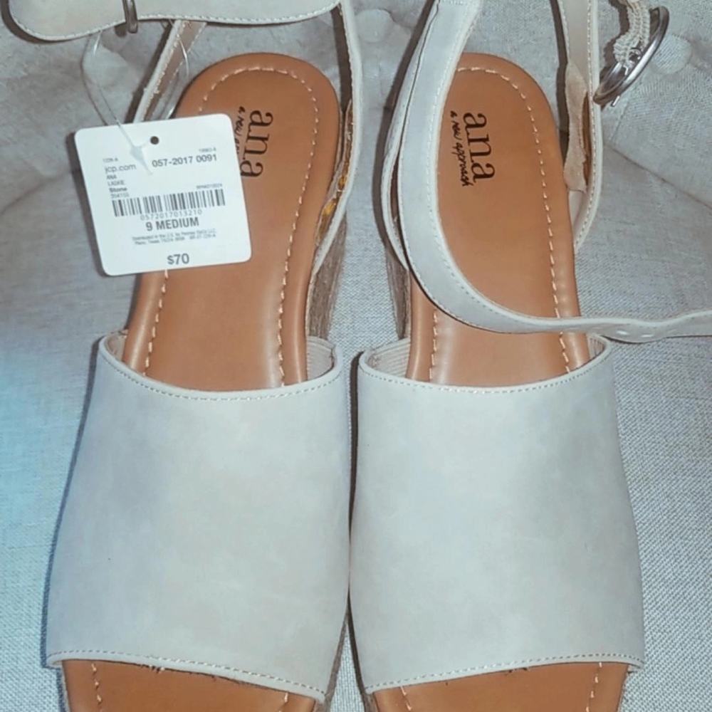 a.n.a Women's Cream Sandals